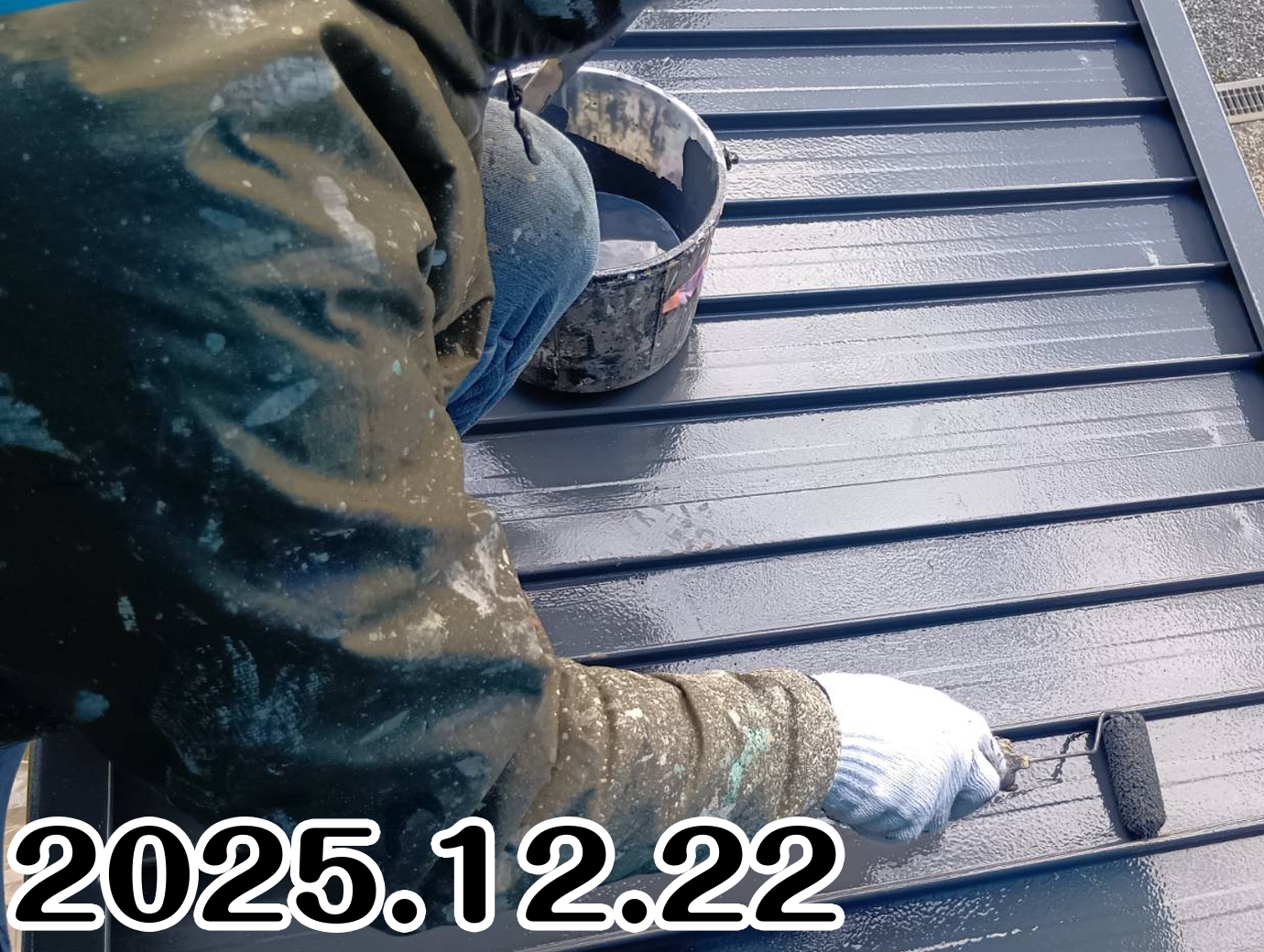 12/22　物置屋根　上塗り