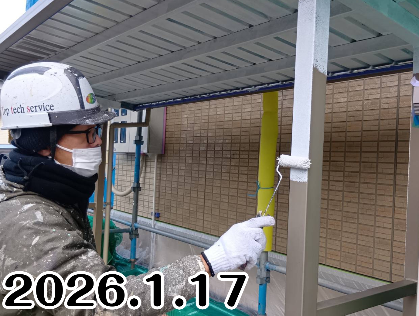1/17　駐輪場下塗り